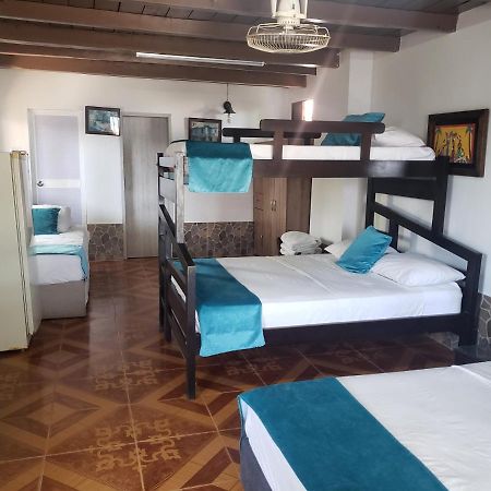 Hospedaje Villa Naloy Санта Марта Екстериор снимка